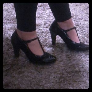 Comfortable black heels